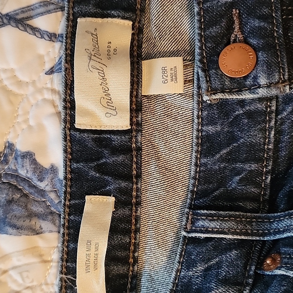Universal Thread Jean Short - Picture 6 of 6